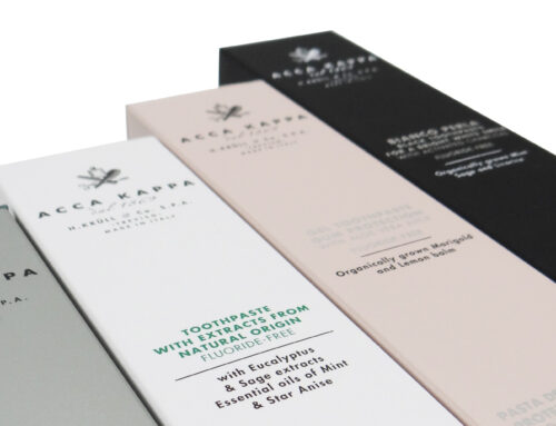 Stralende lach met ACCA KAPPA